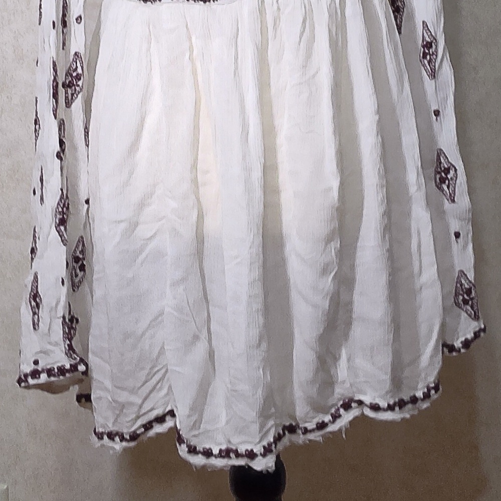NWOT Free People Embroidery Bohemian V-Neck,Bell Sleeve,Brown & White Top Sz S - Picture 8 of 9